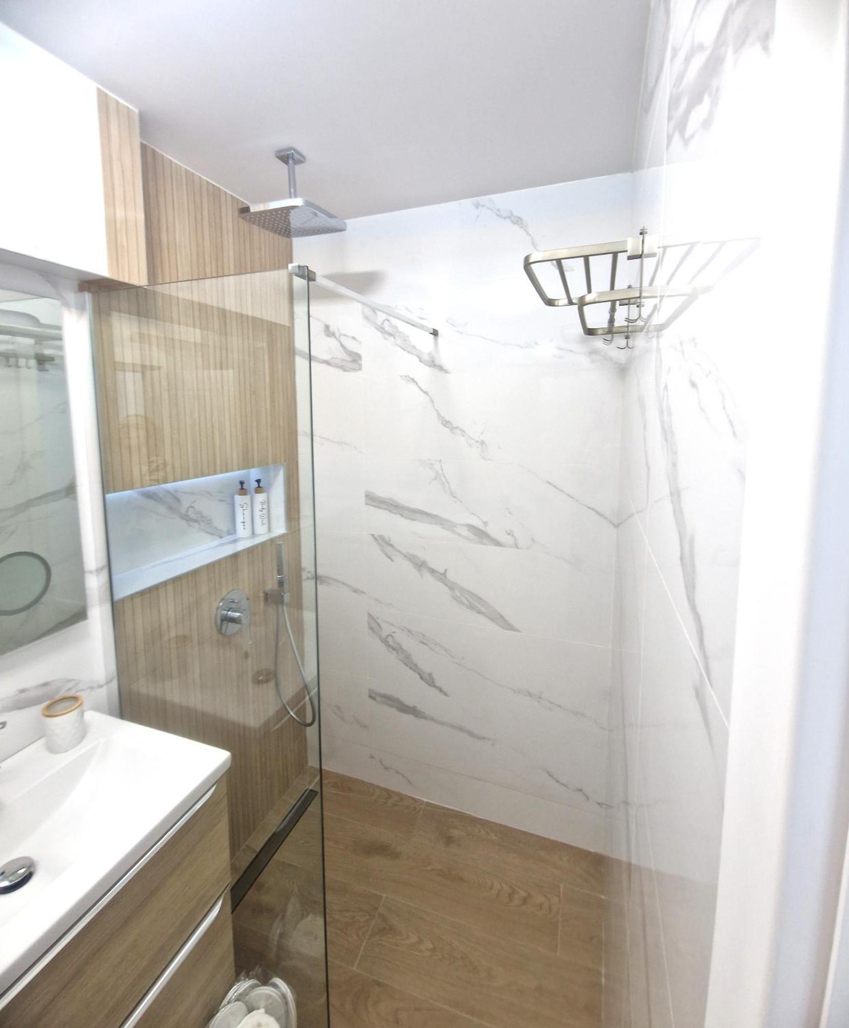 Ultracentral Luxury Apartament Curtea De Arges Ngoại thất bức ảnh
