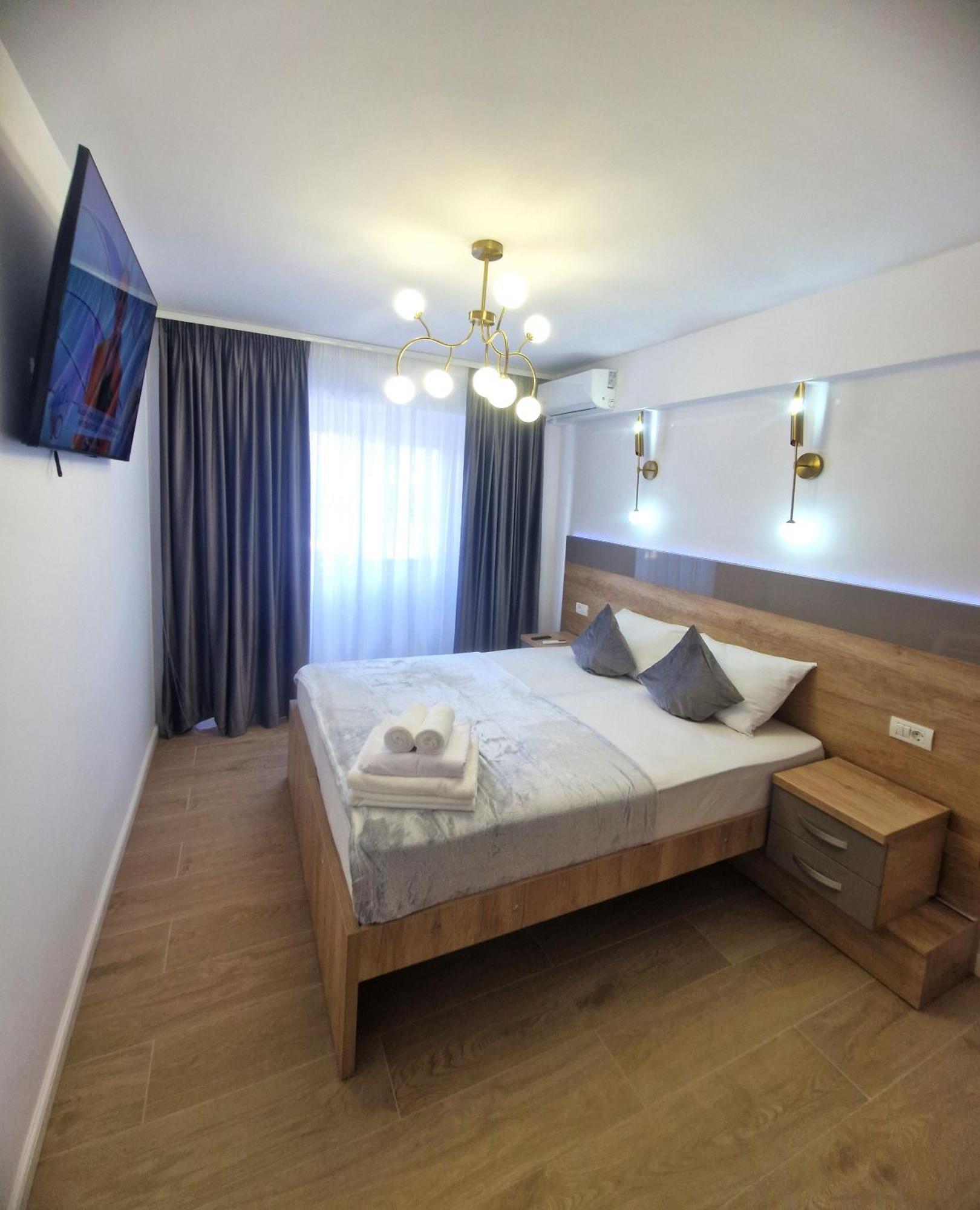 Ultracentral Luxury Apartament Curtea De Arges Ngoại thất bức ảnh