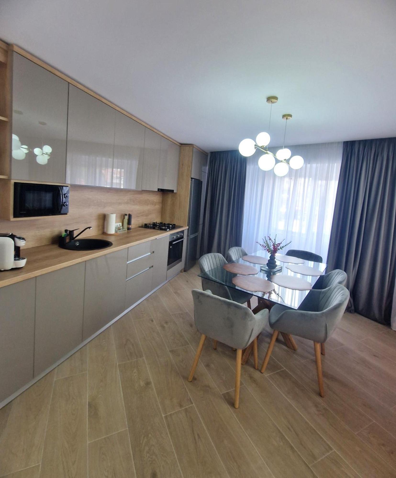 Ultracentral Luxury Apartament Curtea De Arges Ngoại thất bức ảnh