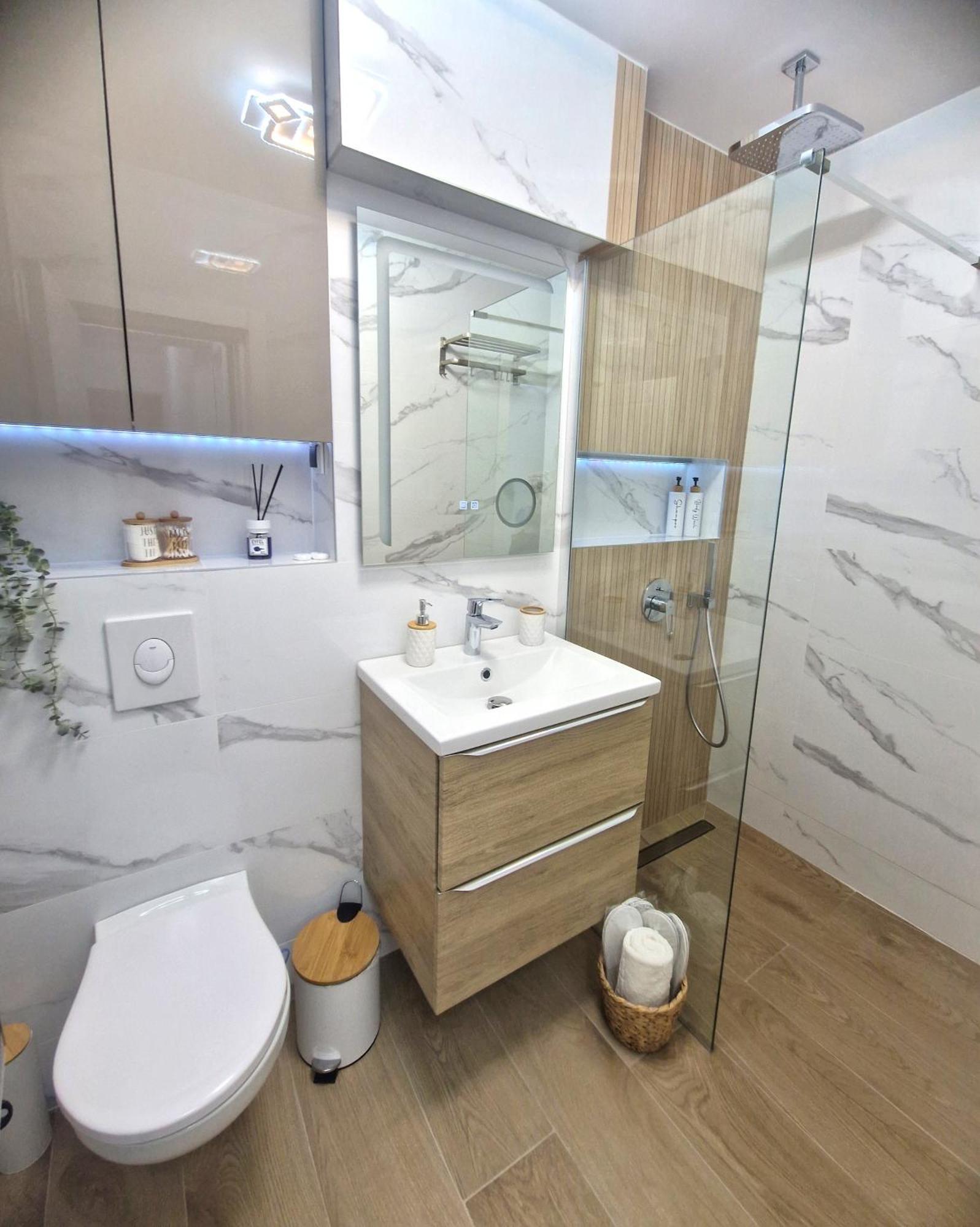 Ultracentral Luxury Apartament Curtea De Arges Ngoại thất bức ảnh