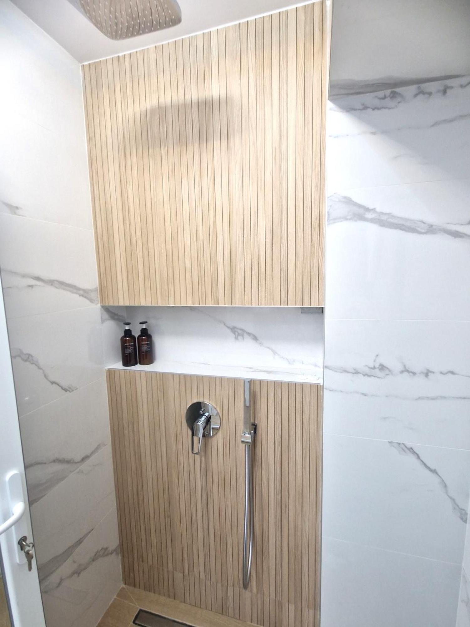 Ultracentral Luxury Apartament Curtea De Arges Ngoại thất bức ảnh